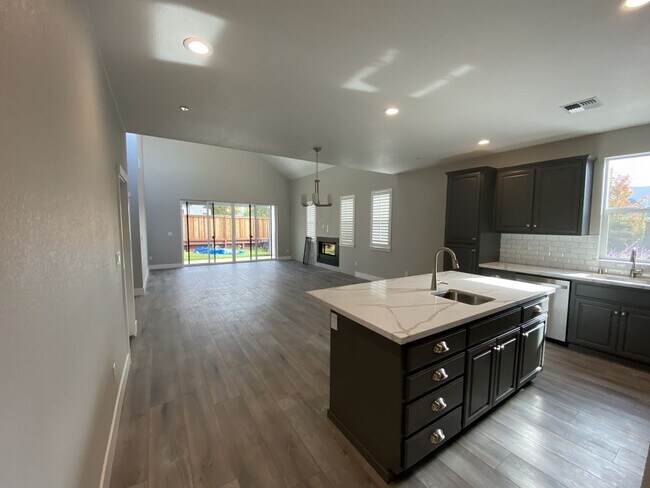 Building Photo - 1354 Calabazas Dr