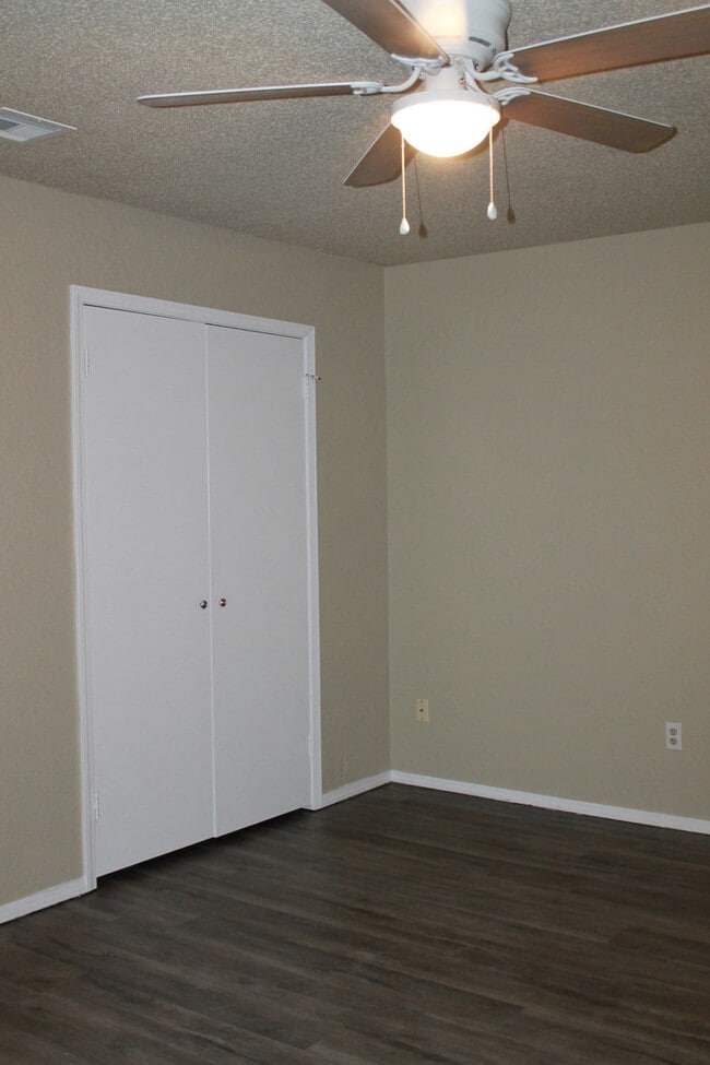 Foto del edificio - Just Minutes from Tinker!