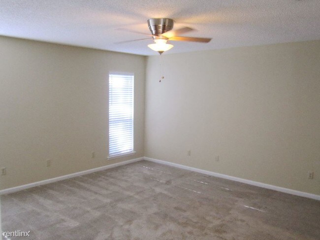 Building Photo - 7787 Pikes Peak Dr