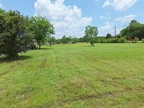 Building Photo - 9504 Quaker Ct