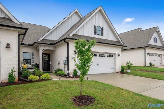 Building Photo - 422 Tillane Pk Cir