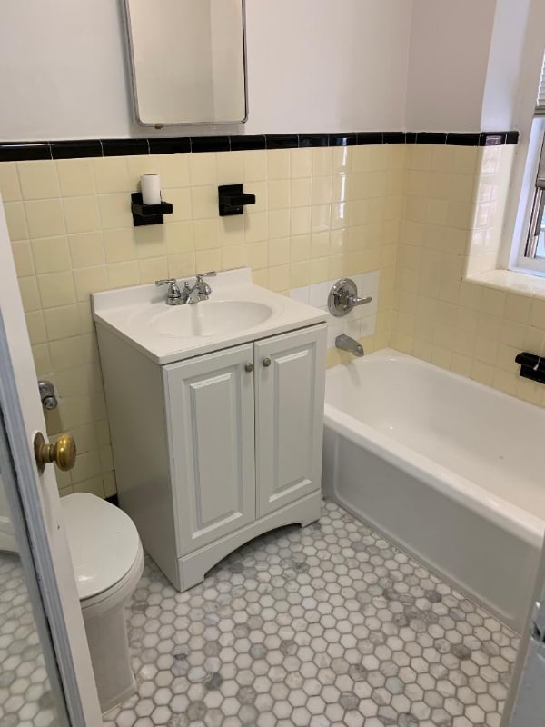 Building Photo - 35 Clinton Pl