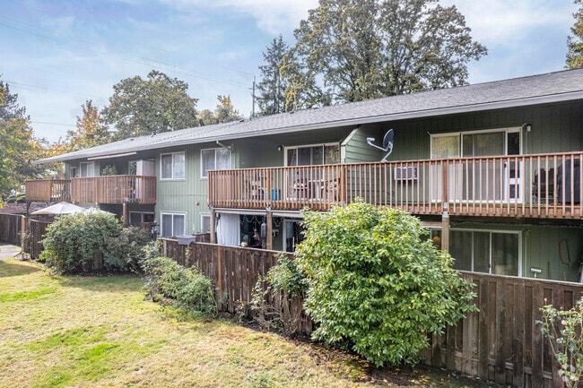 Exterior - Washington Court Condominums