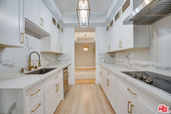 Building Photo - 2112 Century Park Ln