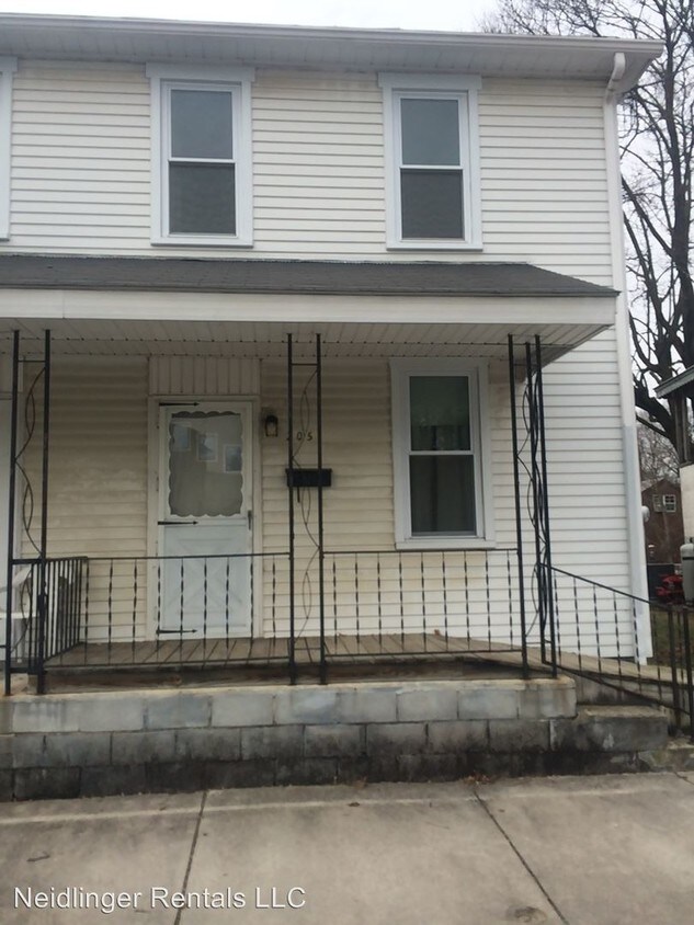 Primary Photo - 203-205 Chestnut St
