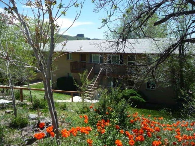 Building Photo - Prime Location in Golden – Pet-Friendly 2 ...