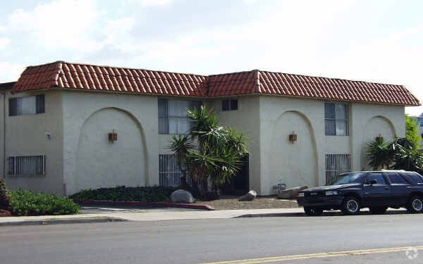 Primary Photo - 3187 Ashford St