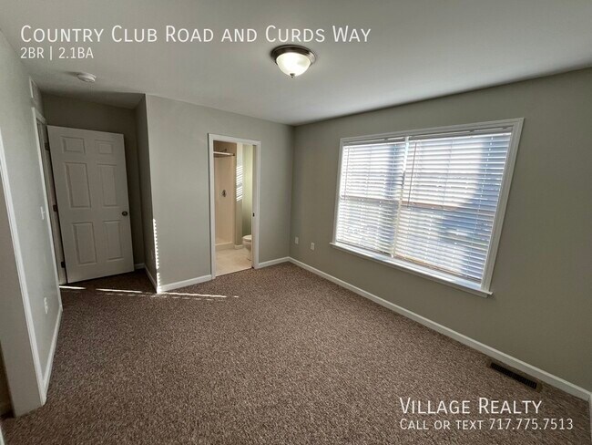 Foto del edificio - 719 Country Club Rd