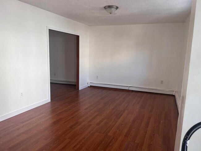 Building Photo - 307 67th St