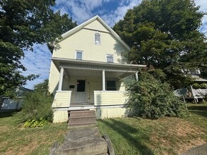 Building Photo - 219 N Center St