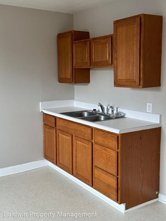 Foto del edificio - 3 br, 1 bath House - 105 N Cleveland Ave