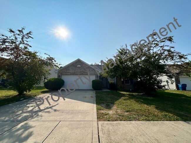 Building Photo - RENOVATED 3 Bedroom 2 Bathroom Ranch Style...