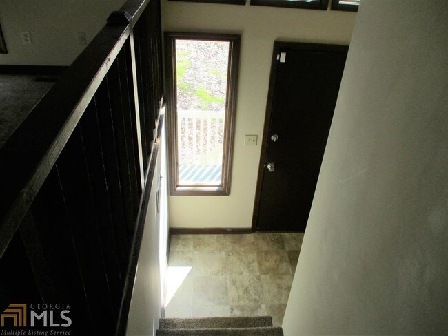Building Photo - 5970 Sutton Pl