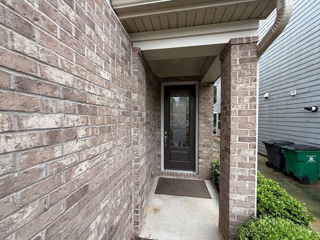 Building Photo - Ballantyne Home in great Location With Sun Room!