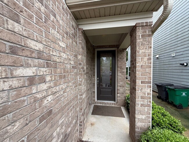 Foto del edificio - Ballantyne Home in great Location With Sun Room!