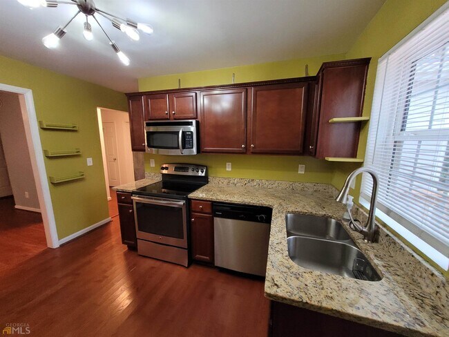 Foto del edificio - 1391 Lochland Rd SE