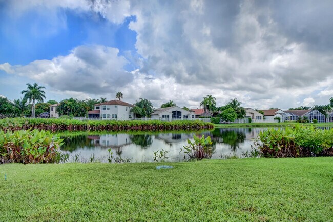 Foto del edificio - 18727 Ocean Mist Dr