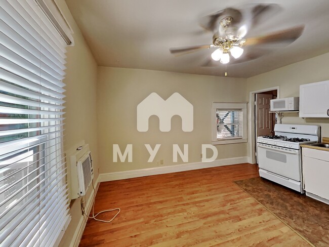 Building Photo - 1624 P St Apt 3