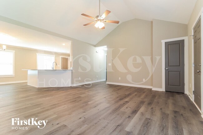 Foto del edificio - 321 Spring Ridge Dr