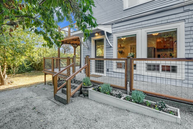 Building Photo - 4412 42nd Ave S