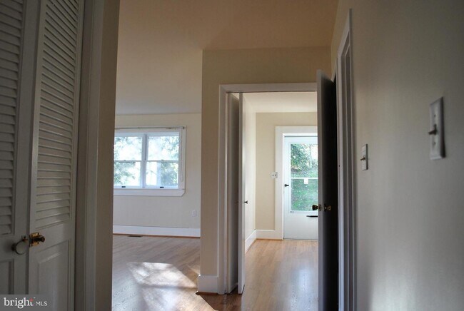 Building Photo - 3016 Delaplane Grade Rd