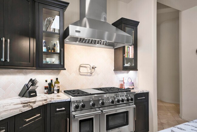 Foto del edificio - 8702 N 65th St