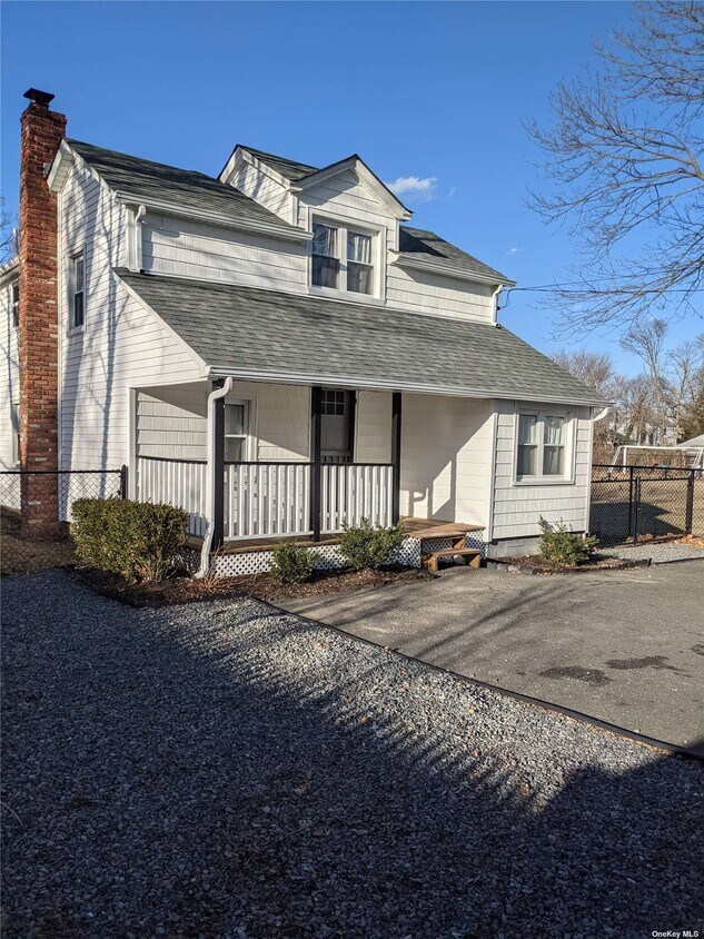 35 Carman St, Patchogue, NY 11772 House Rental in Patchogue, NY