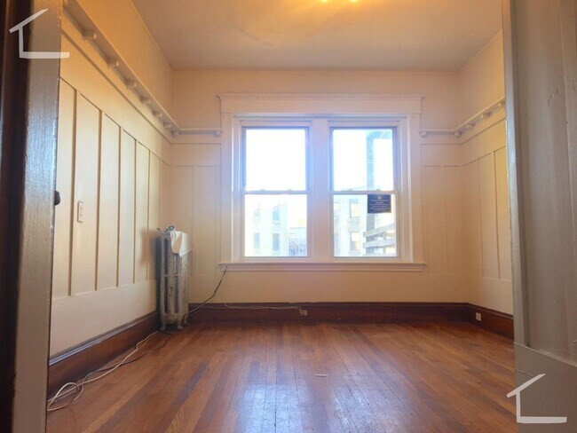 Foto del edificio - 126 Englewood Ave