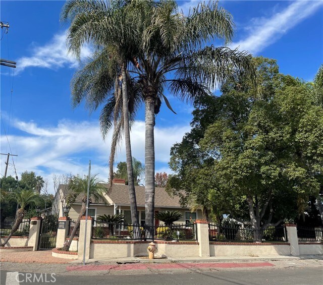 Foto principal - 5501 Mammoth Ave
