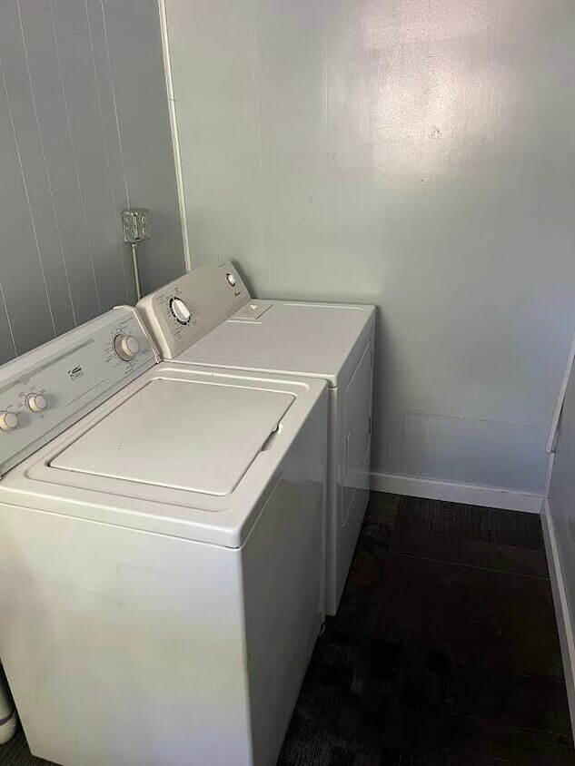 Foto del edificio - 1102 N Elm St