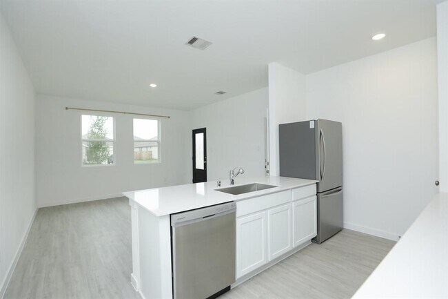 Building Photo - 28502 Prickle Grass Trl