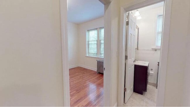 Building Photo - 55 Monroe Pl