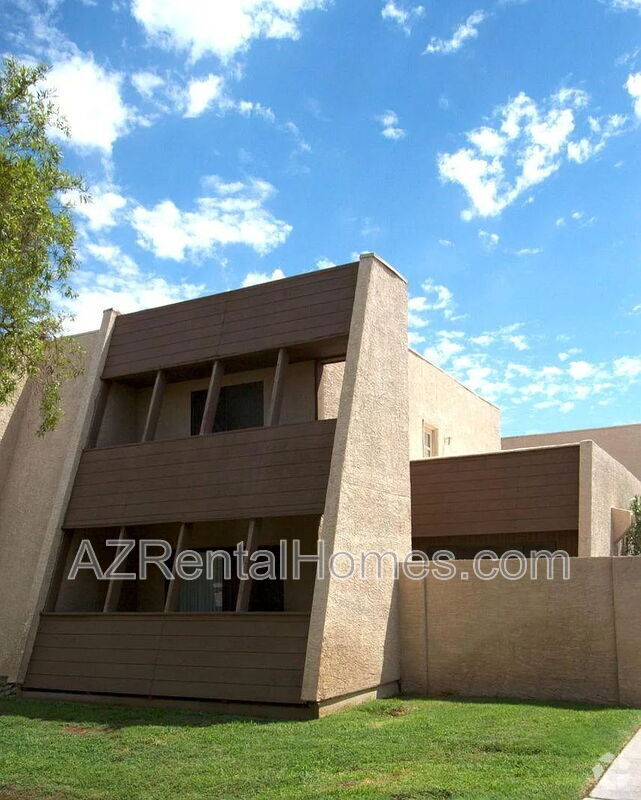 Building Photo - 635 W 13th St