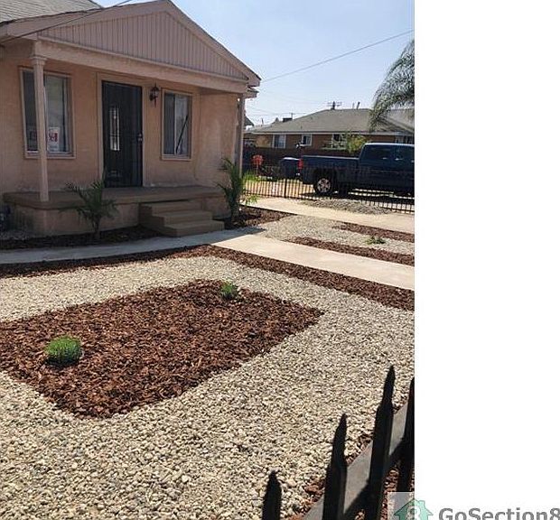 Front - 5882 Towne Ave