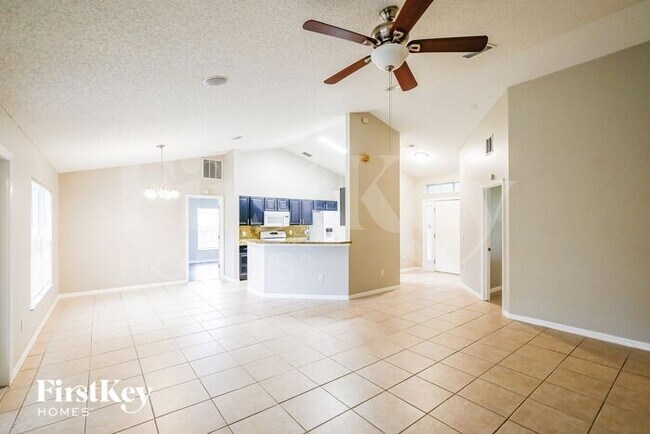 Foto del edificio - 6447 NW Halibut St
