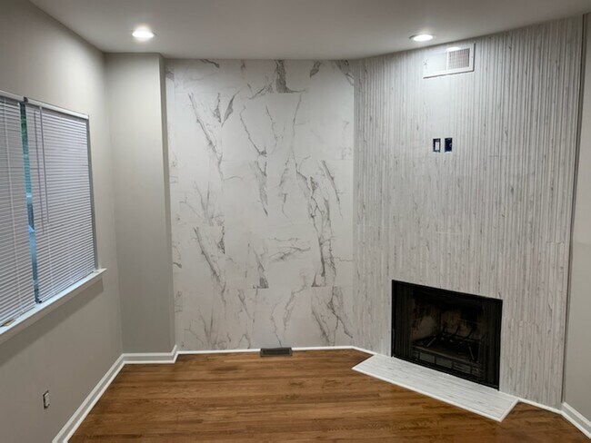 Foto del edificio - 517 Randolph Ct