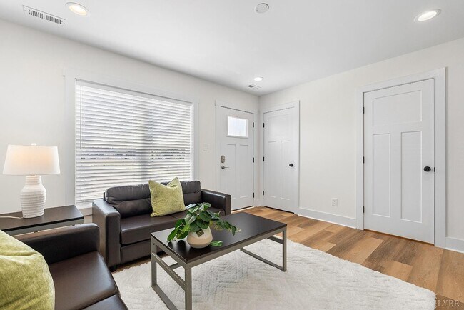 Foto del edificio - 1600 Wards Ferry Rd