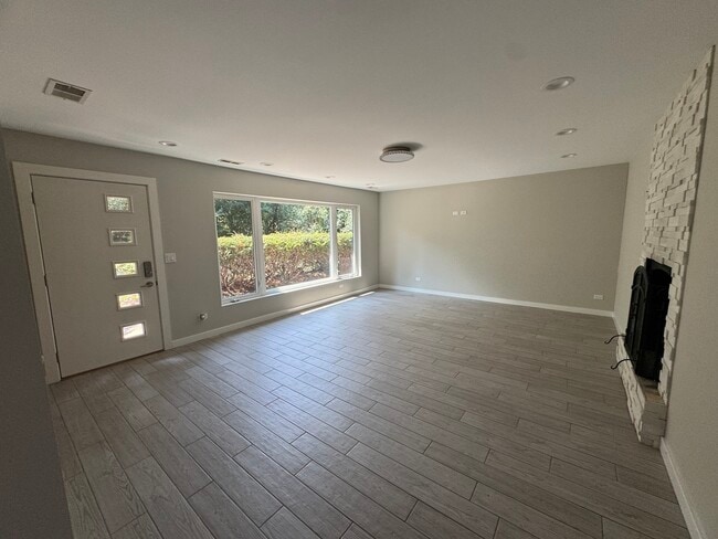 Building Photo - 805 Blackhawk Ln
