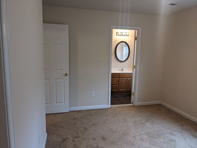 Foto del edificio - 3 Bedroom Townhouse for Rent in Waynesboro!