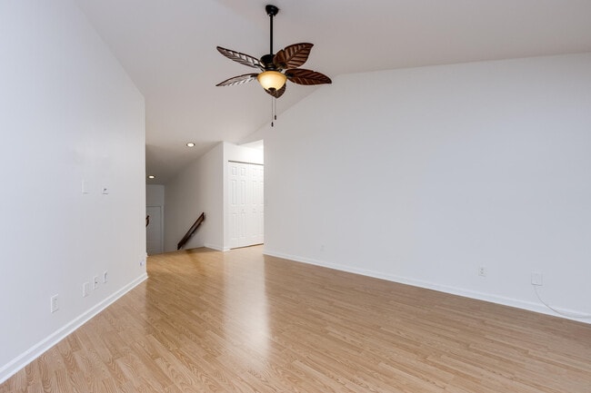 Building Photo - 5740 Coach House Cir