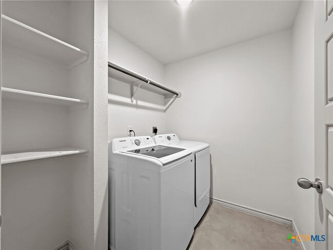 Building Photo - 822 Freedom Cir