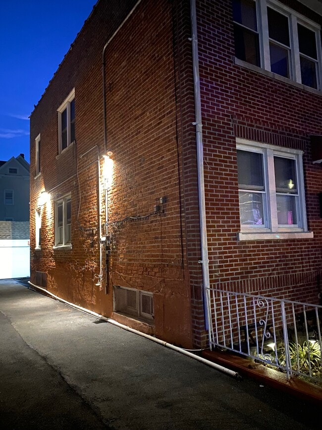 Building Photo - 4137 Boyd Ave