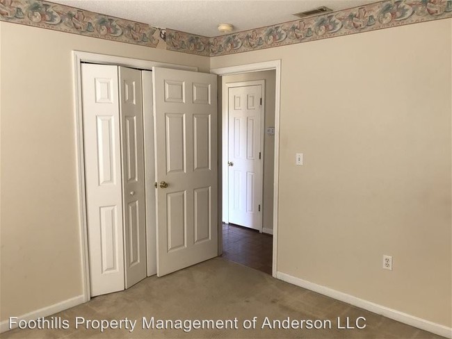 Building Photo - 2 br, 2 bath House - 1419 B Oak Hill Dr