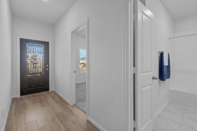 Building Photo - 101 Greenthread Dr