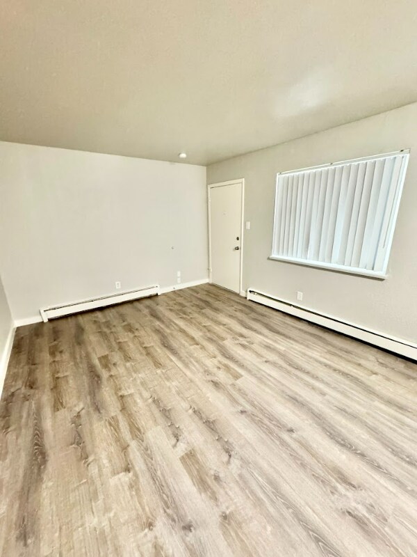 Foto del edificio - 319-321 E Brookside St