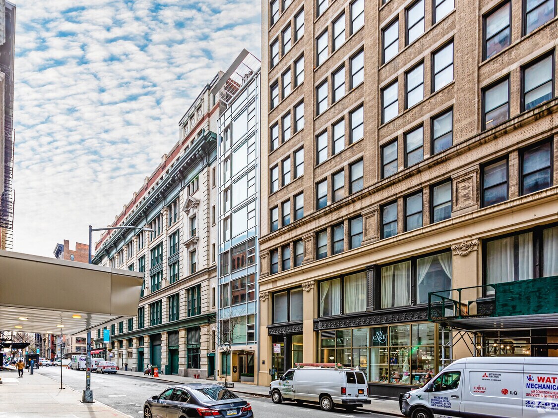 Foto principal - 116 W 22nd St