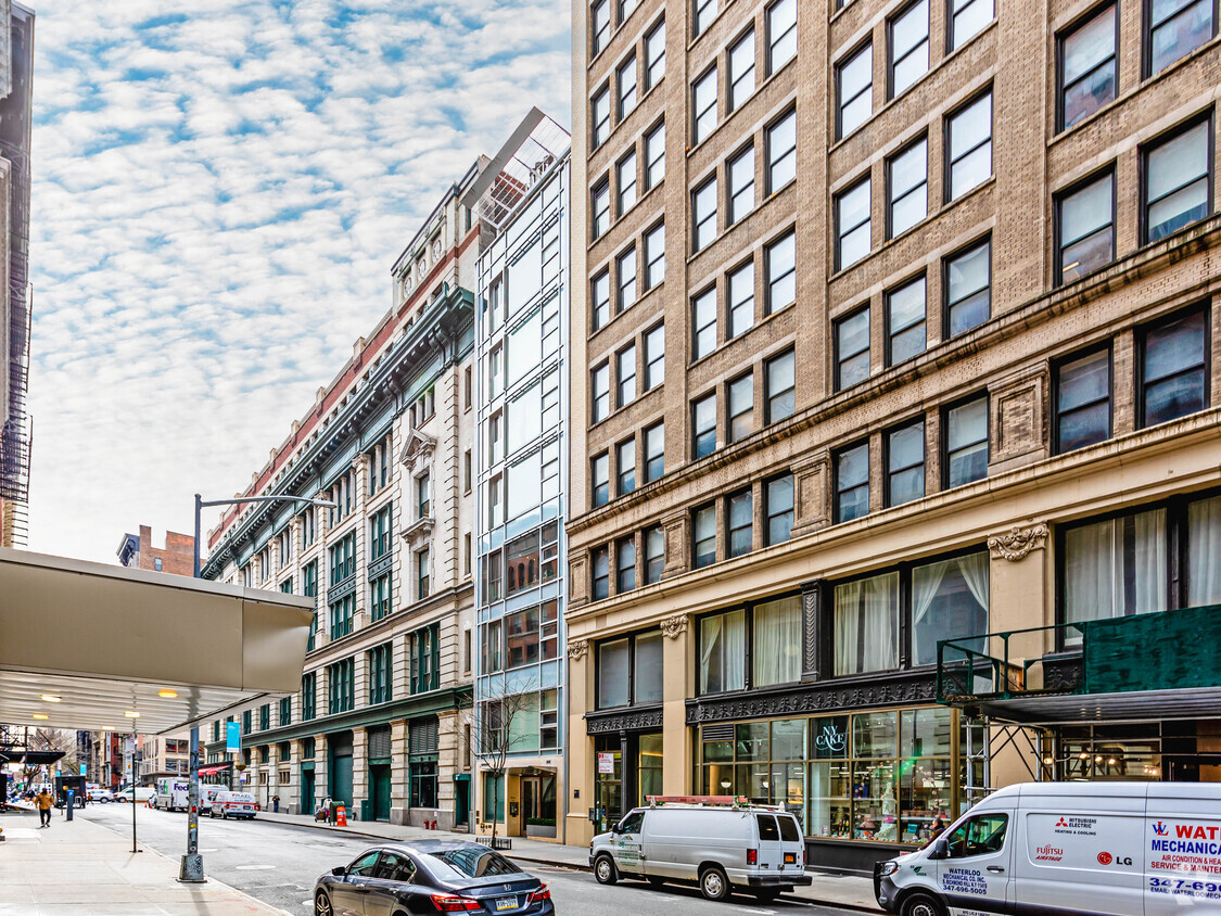 Primary Photo - 116 W 22nd St