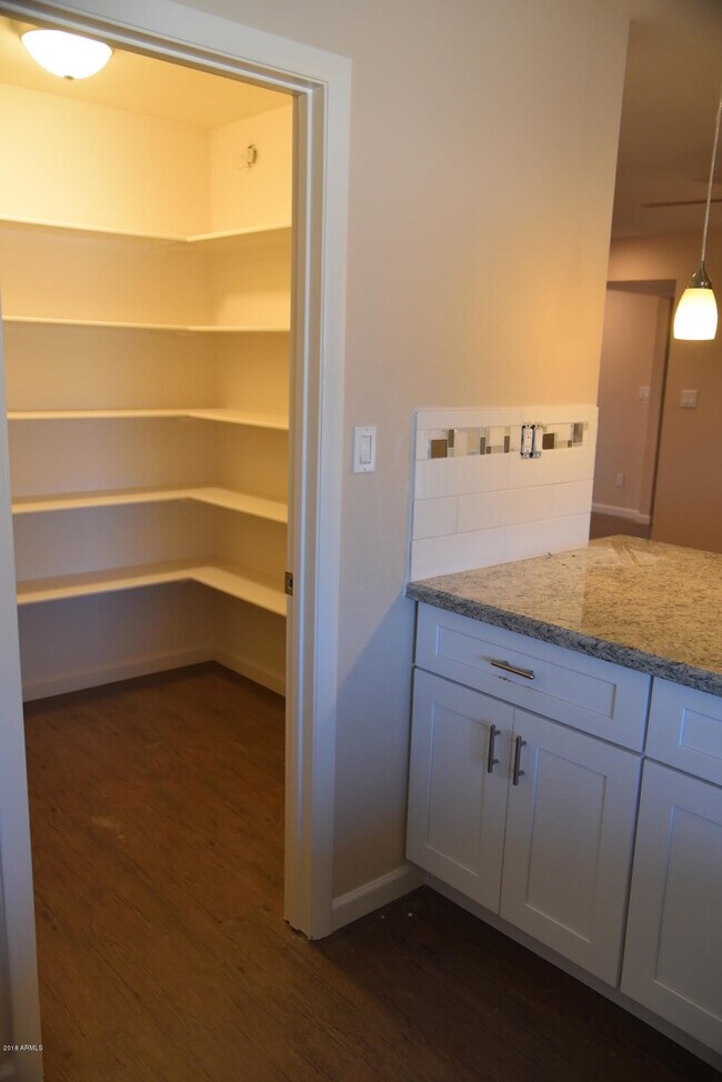 Foto del edificio - 1960 Alameda Dr