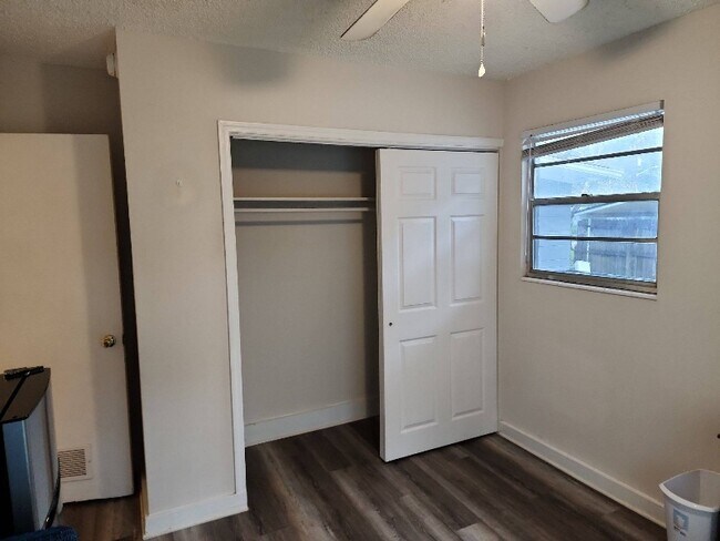 Foto del edificio - 7086 Queen of Hearts Ct