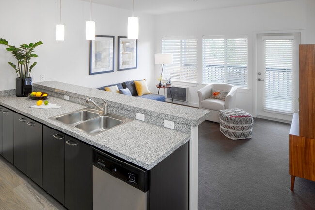 2 Bedroom Kitchen - Glendoveer Woods Apartments